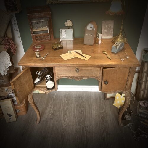 Schreibtisch im Louis-Philippe Stil